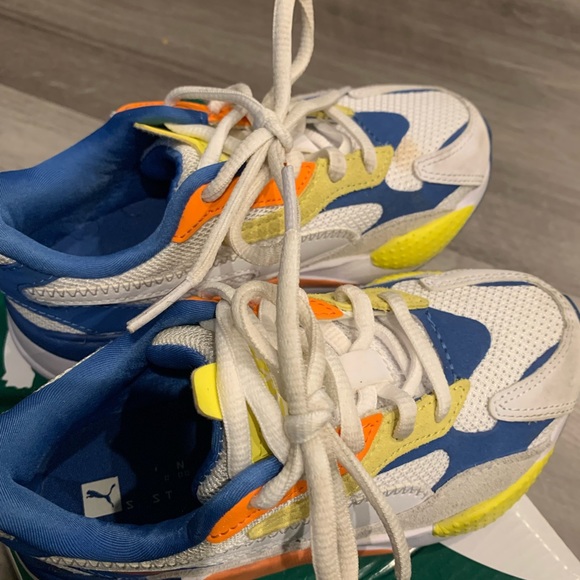 Kids size 12 gently used puma sneakers - Picture 3 of 5